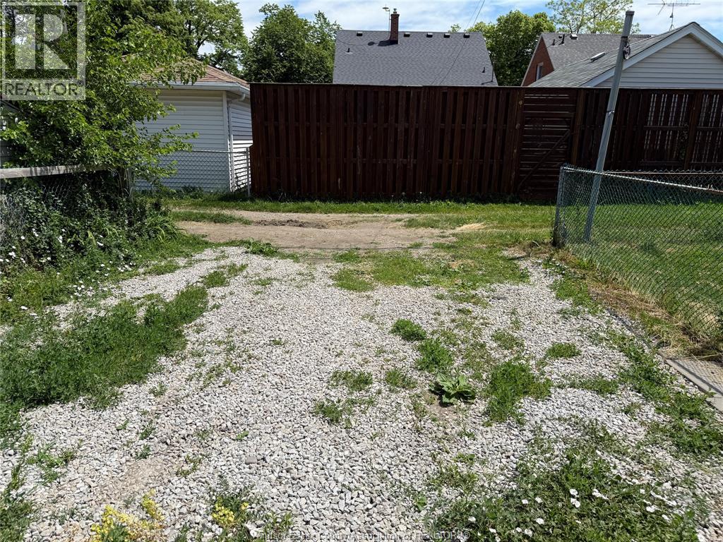 1814 Cadillac, Windsor, Ontario  N8W 3X9 - Photo 3 - 26013558