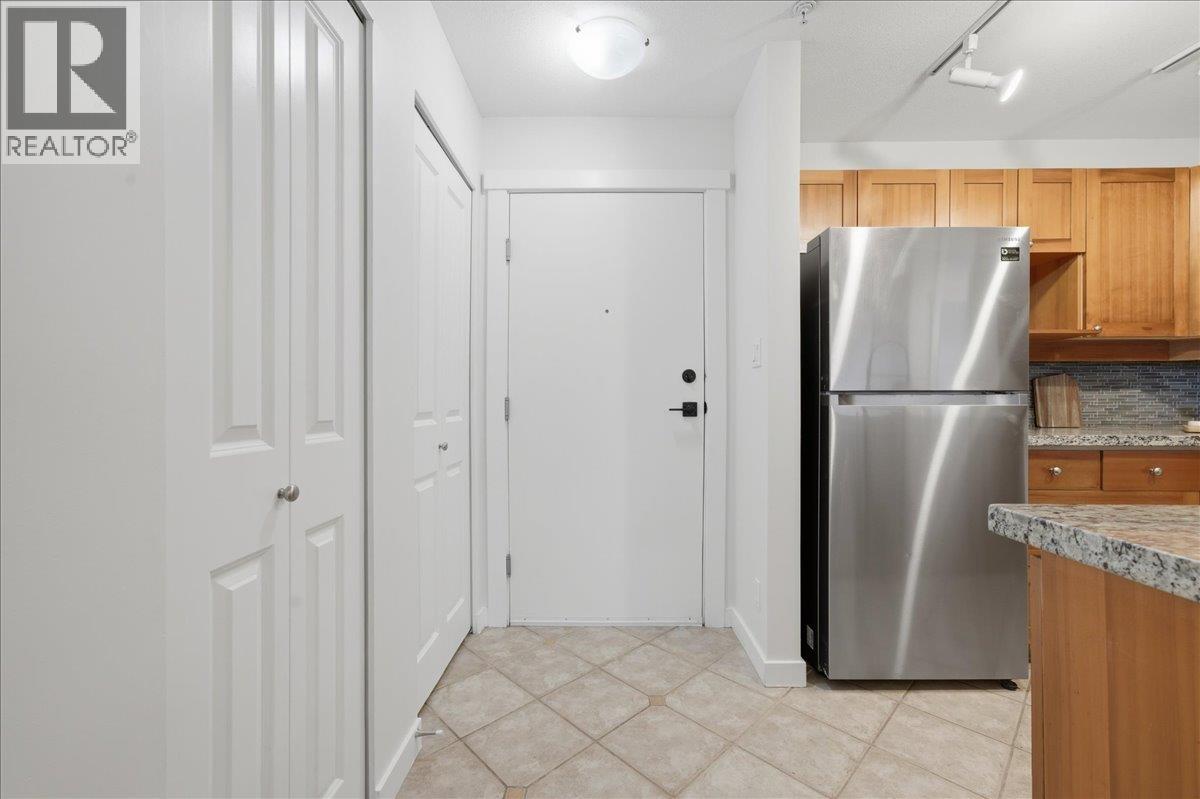 212 1428 Parkway Boulevard, Coquitlam, British Columbia  V3E 3L8 - Photo 10 - R3134014