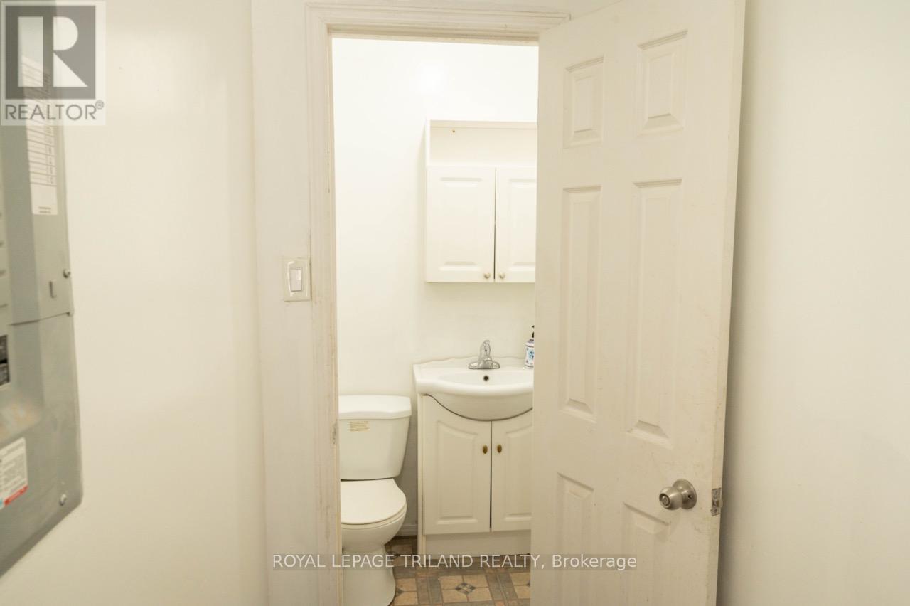 225 Wellington Street, London East, Ontario  N6B 2L2 - Photo 29 - X13423954