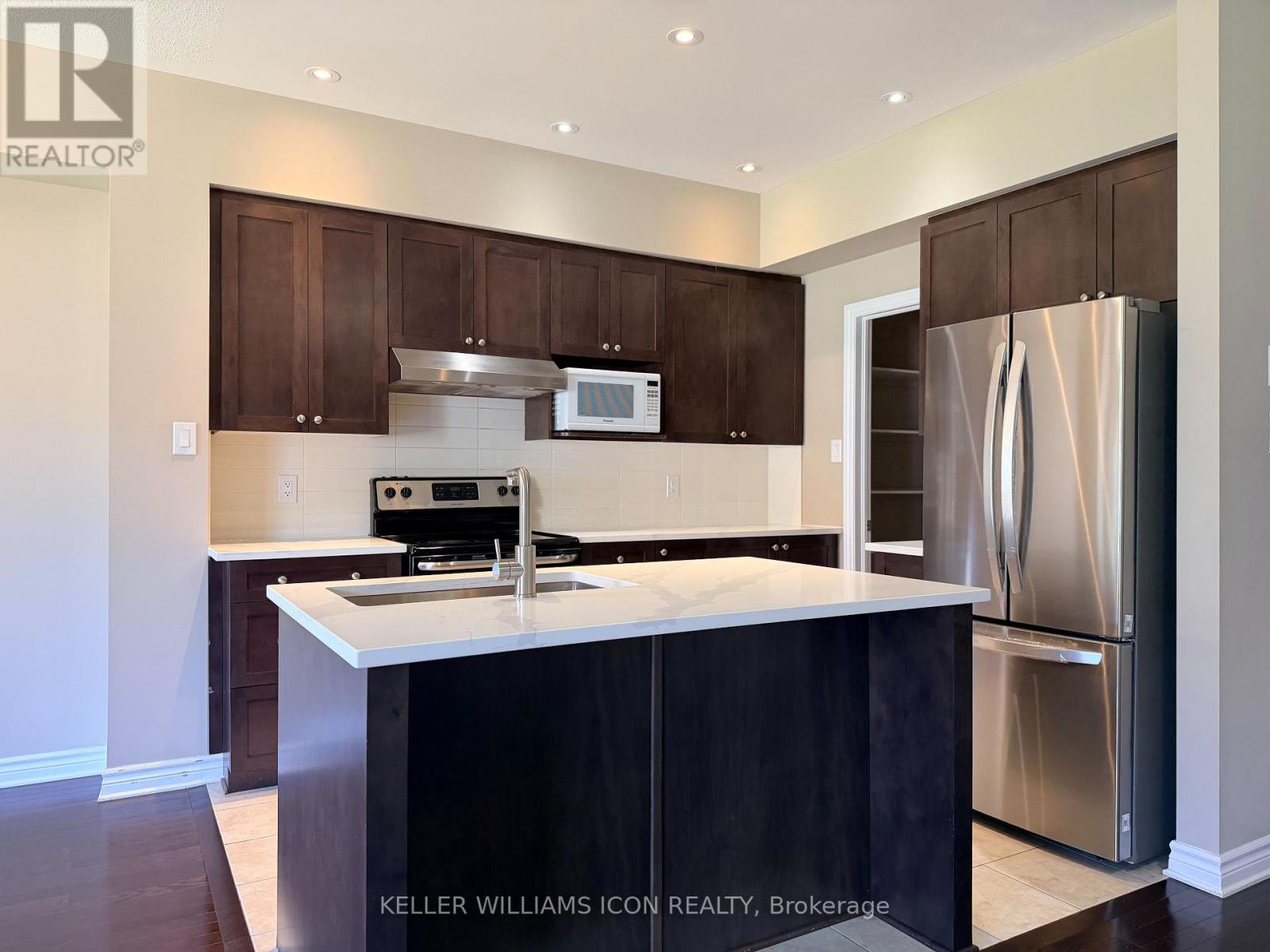 871 Fletcher Circle, Ottawa, Ontario  K2T 0B8 - Photo 3 - X13423906