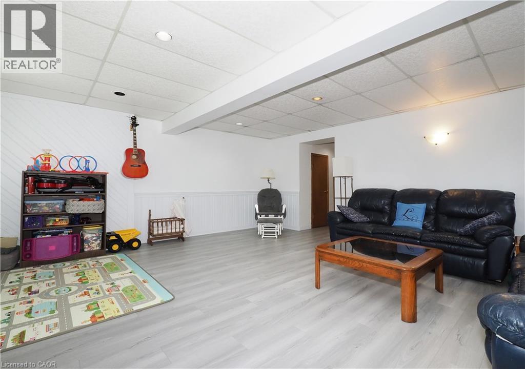 17 Ristau Crescent, Kitchener, Ontario  N2E 3A7 - Photo 35 - 40838230