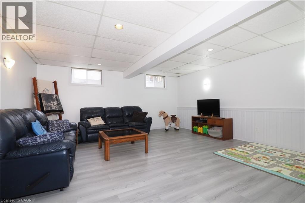 17 Ristau Crescent, Kitchener, Ontario  N2E 3A7 - Photo 36 - 40838230