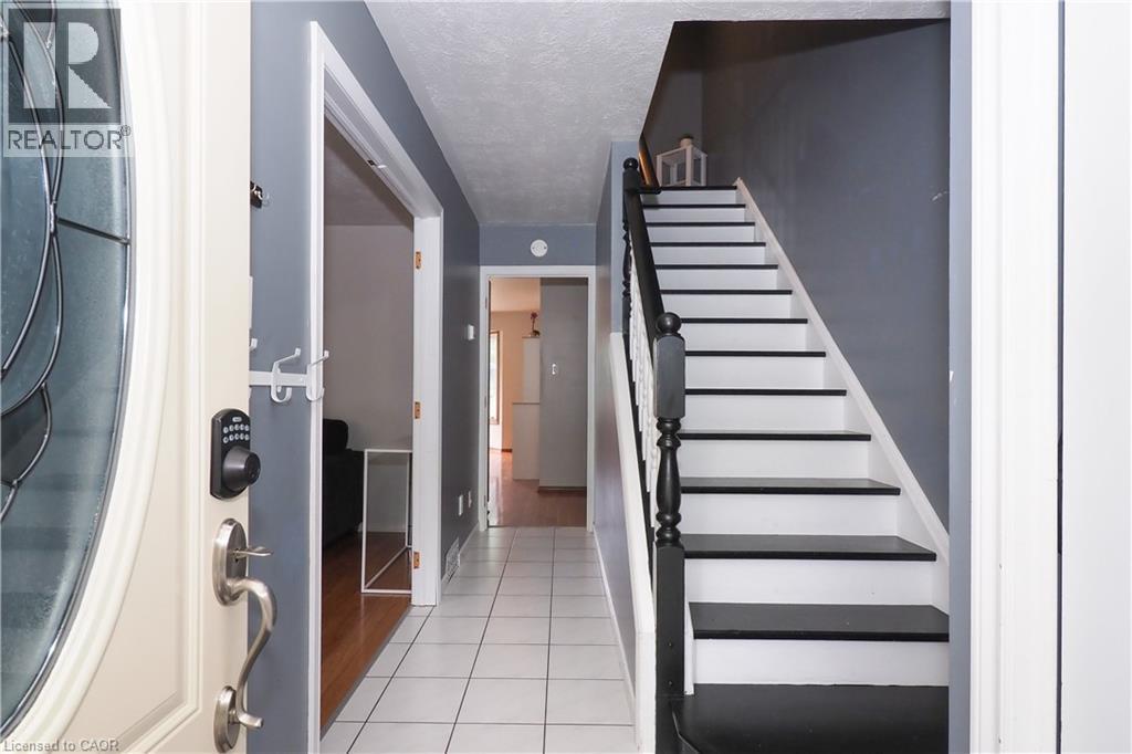 17 Ristau Crescent, Kitchener, Ontario  N2E 3A7 - Photo 7 - 40838230