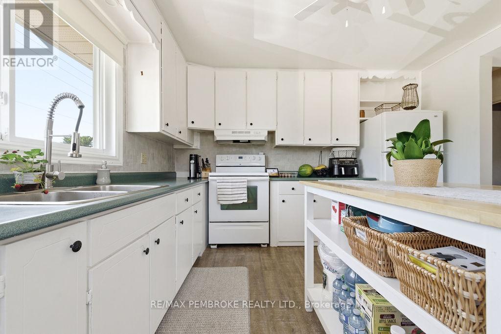 615 Lorne Street, Laurentian Valley, Ontario K8A 6T3 - Photo 13 - X13424002
