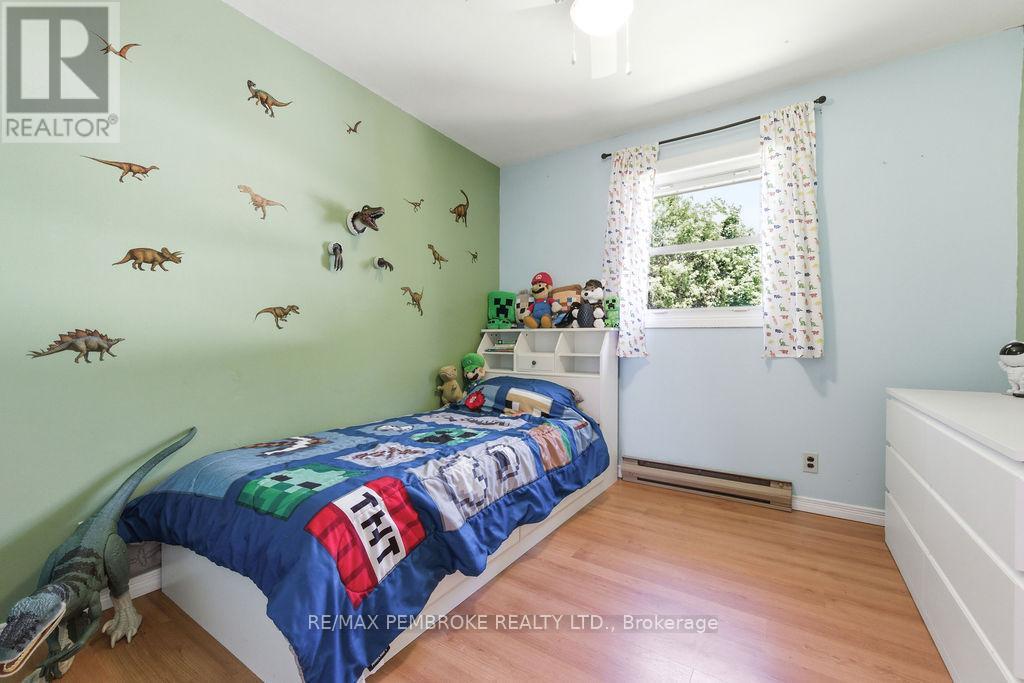 615 Lorne Street, Laurentian Valley, Ontario K8A 6T3 - Photo 17 - X13424002