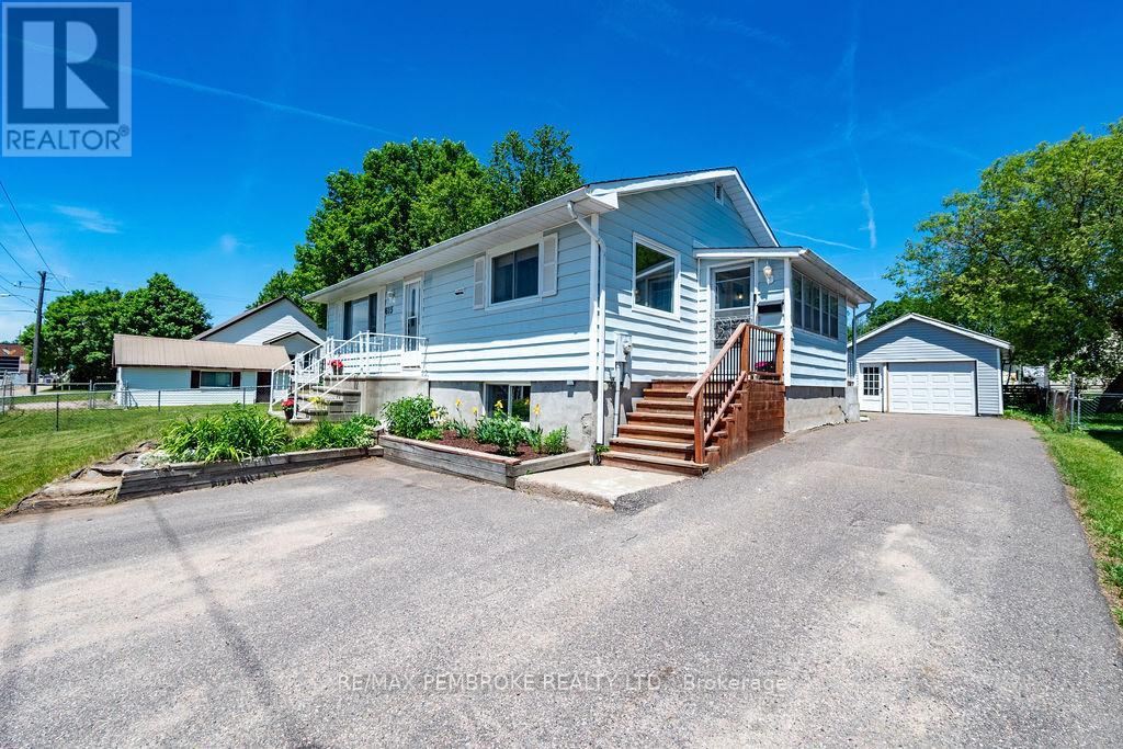 615 Lorne Street, Laurentian Valley, Ontario K8A 6T3 - Photo 2 - X13424002