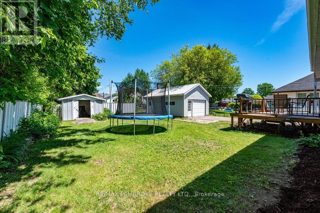 615 Lorne Street, Laurentian Valley, Ontario K8A 6T3 - Photo 9 - X13424002