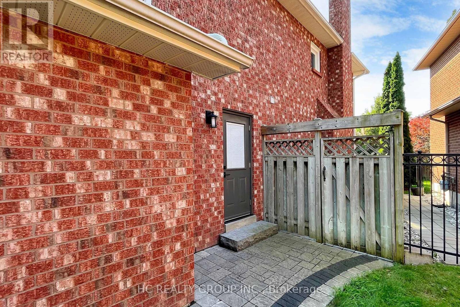 883 Darwin Drive, Pickering, Ontario L1X 2P8 - Photo 33 - E13423886