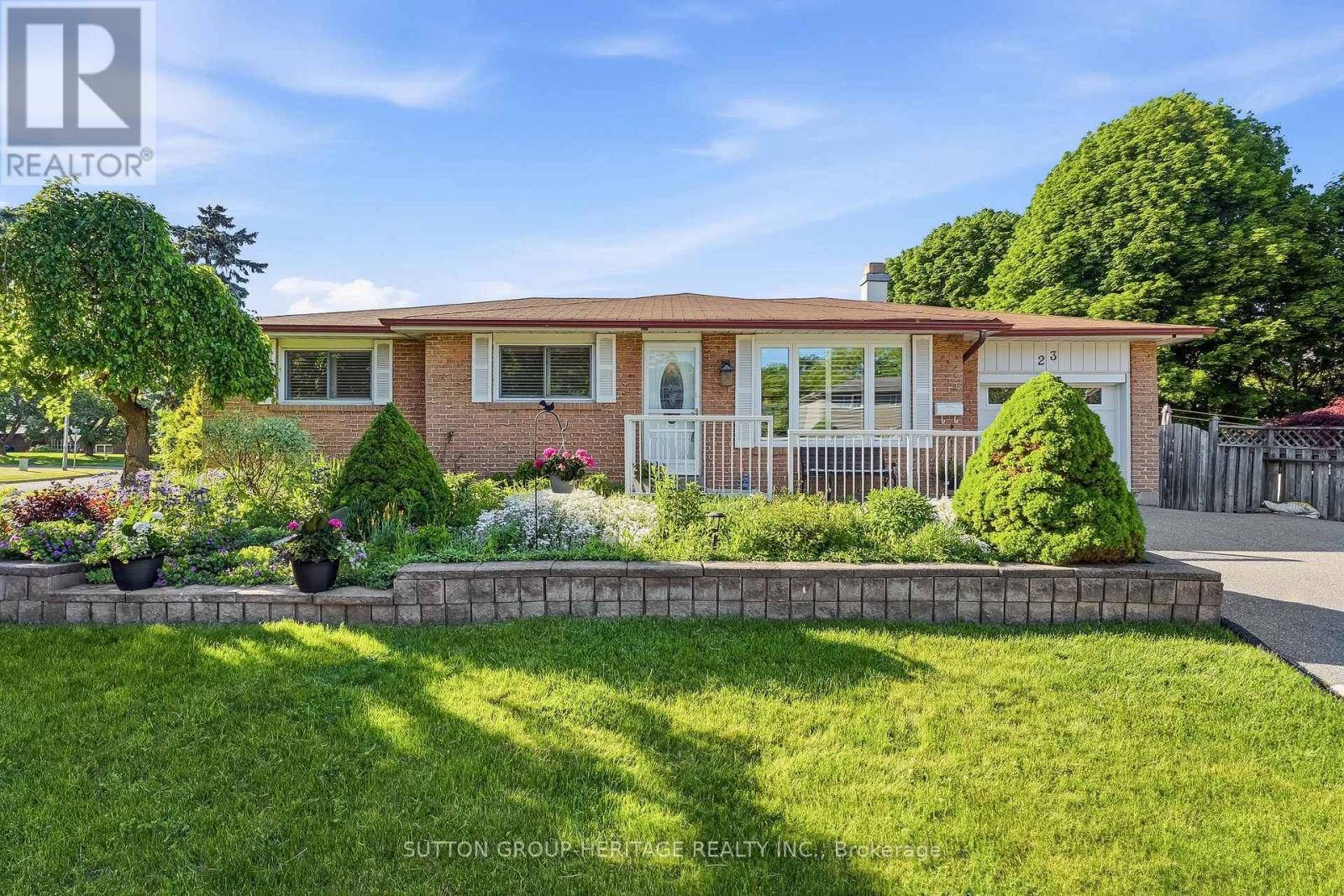 23 JACWIN DRIVE, Ajax, Ontario