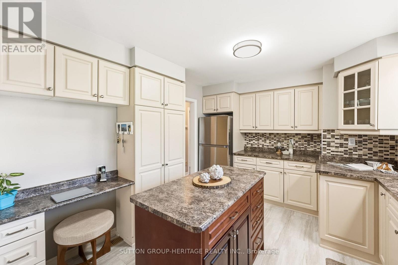 23 Jacwin Drive, Ajax, Ontario  L1S 6H6 - Photo 19 - E13423964