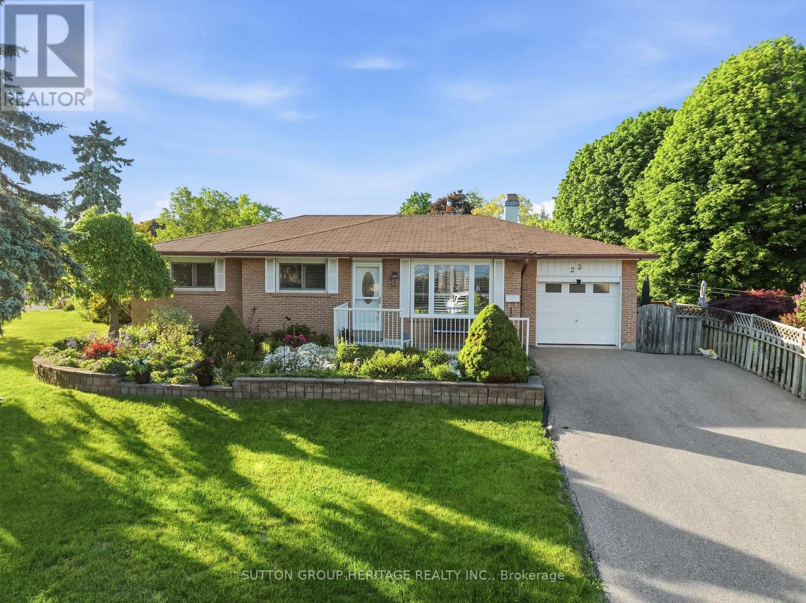 23 Jacwin Drive, Ajax, Ontario  L1S 6H6 - Photo 4 - E13423964