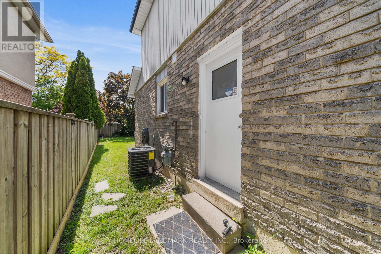 90 Gray Crescent, Richmond Hill (North Richvale), Ontario  L4C 5V5 - Photo 9 - N13423884