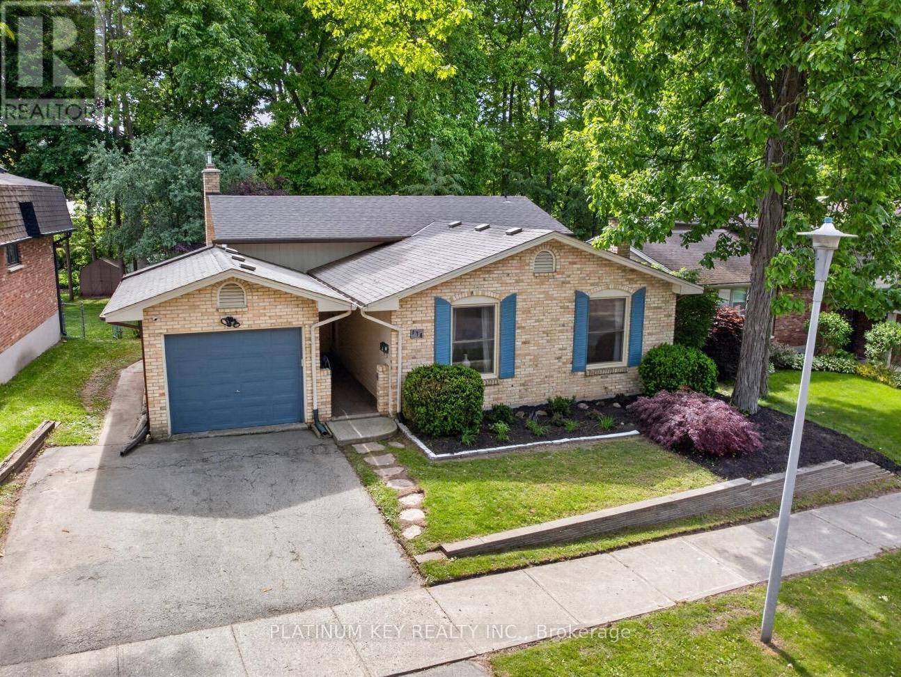 176 Dearborn Avenue, London South, Ontario  N6K 2W7 - Photo 2 - X13424056