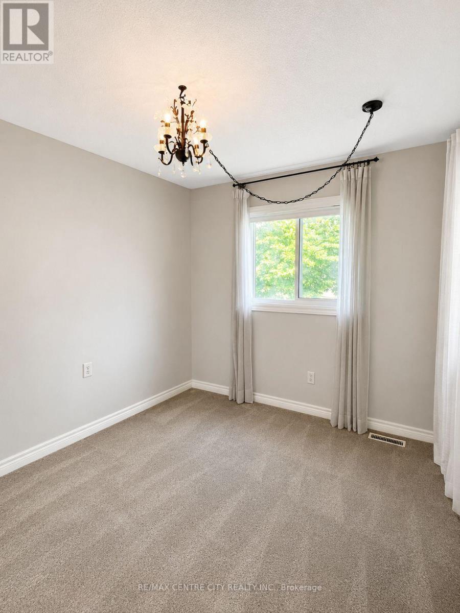 2 Stoneycreek Crescent, London North (North C), Ontario  N5X 3X4 - Photo 18 - X13424086