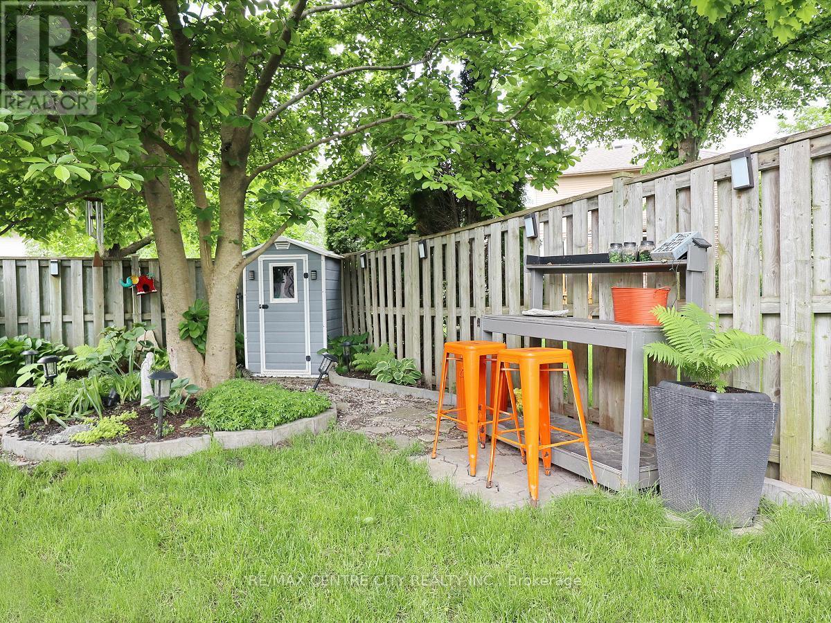 2 Stoneycreek Crescent, London North (North C), Ontario  N5X 3X4 - Photo 34 - X13424086
