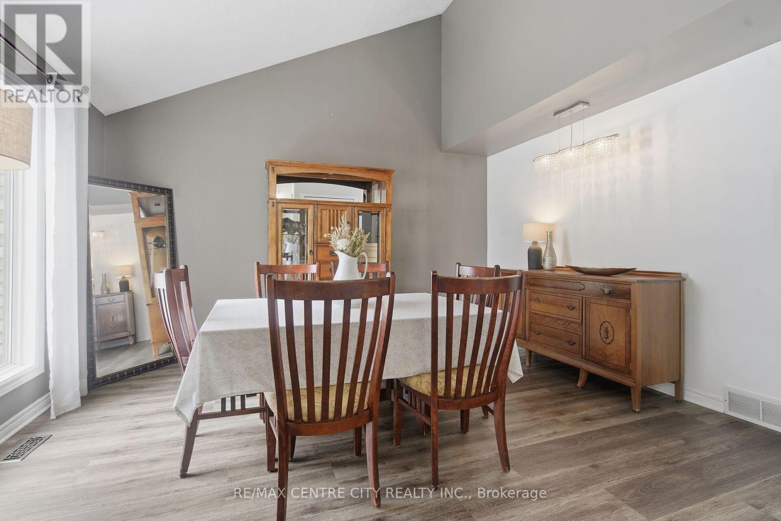 2 Stoneycreek Crescent, London North (North C), Ontario  N5X 3X4 - Photo 4 - X13424086
