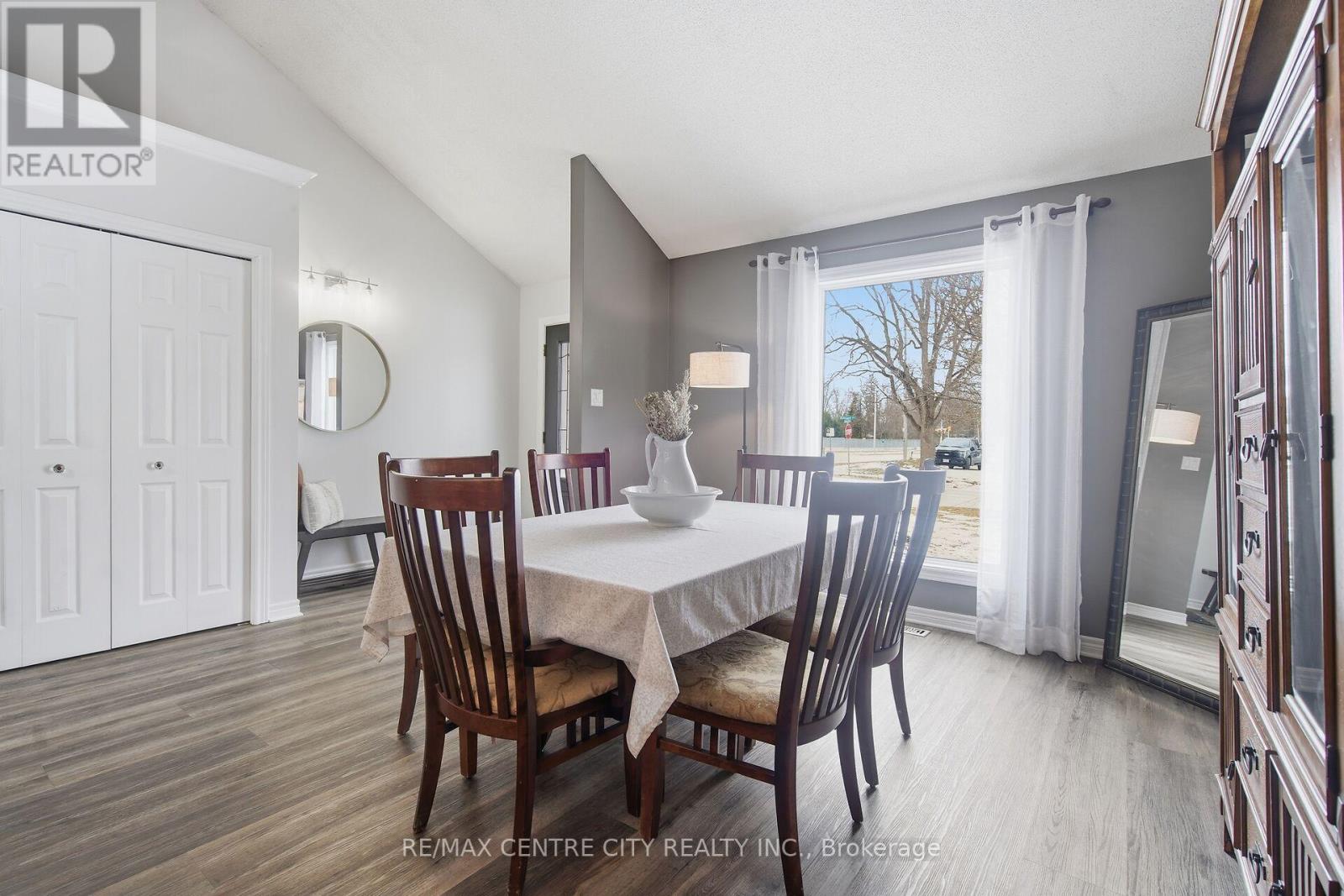 2 Stoneycreek Crescent, London North (North C), Ontario  N5X 3X4 - Photo 6 - X13424086