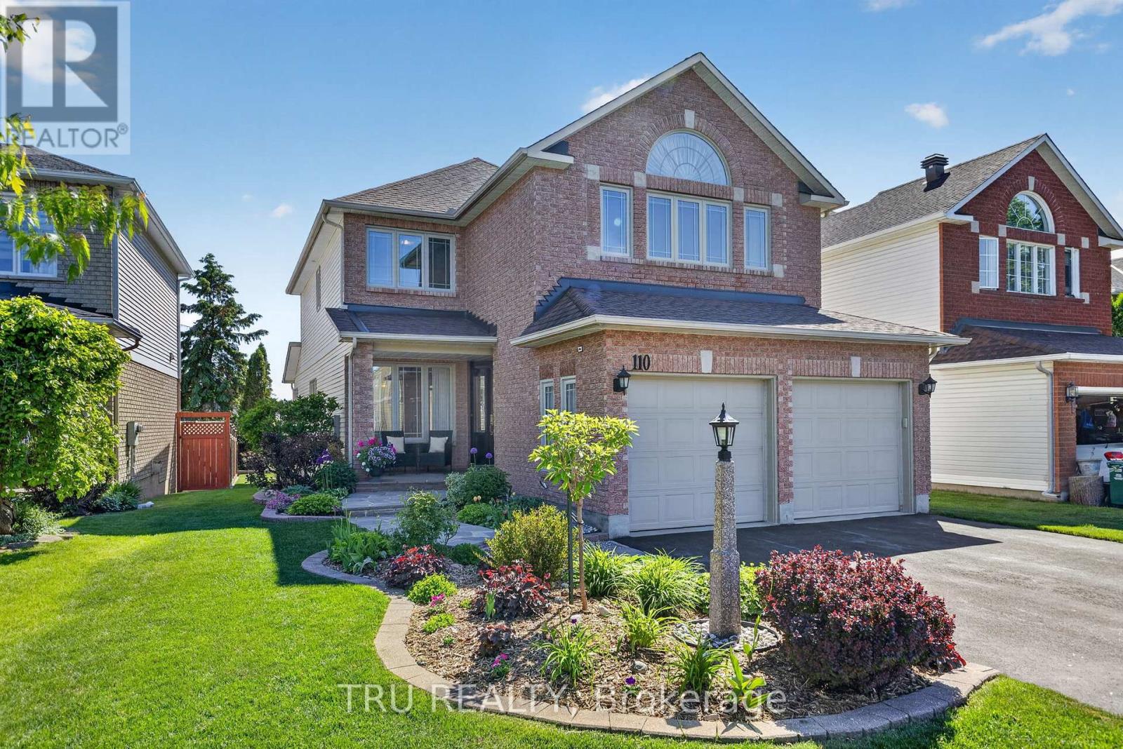 110 GRENADIER WAY, Ottawa, Ontario