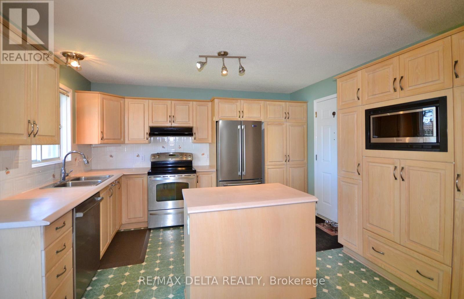 2093 Woods Street, Clarence-Rockland, Ontario  K4K 1H7 - Photo 10 - X13424054