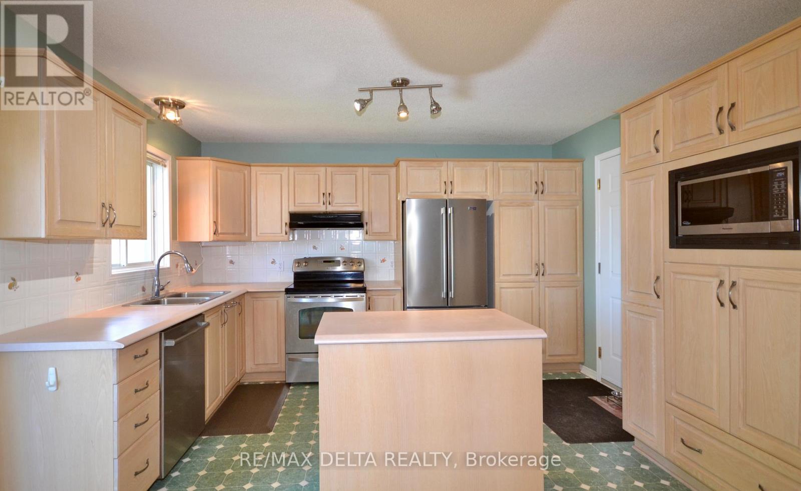 2093 Woods Street, Clarence-Rockland, Ontario  K4K 1H7 - Photo 11 - X13424054