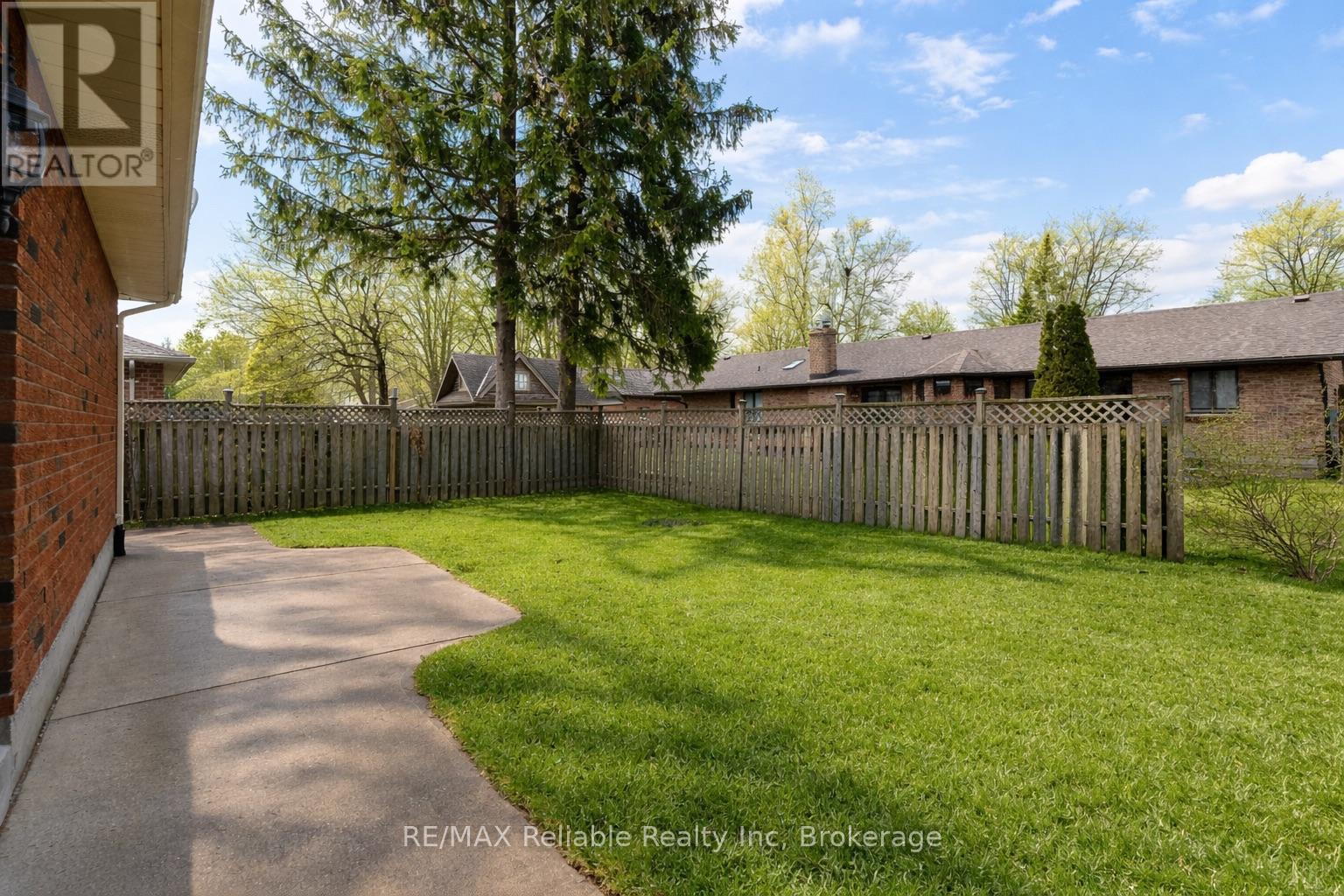 31 Cobourg Street, West Perth, Ontario  N0K 1N0 - Photo 9 - X12924938
