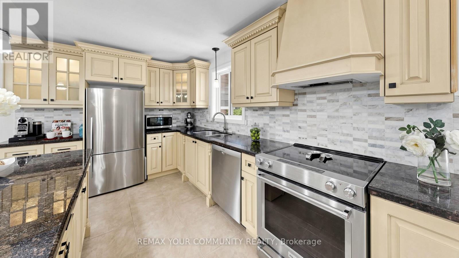 5 Coral Harbour Crescent, Markham, Ontario  L3T 2Z8 - Photo 11 - N13421064