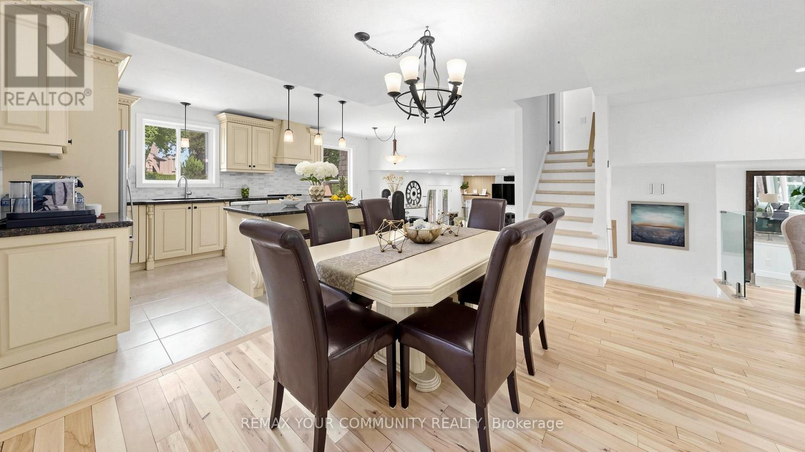 5 Coral Harbour Crescent, Markham, Ontario  L3T 2Z8 - Photo 7 - N13421064