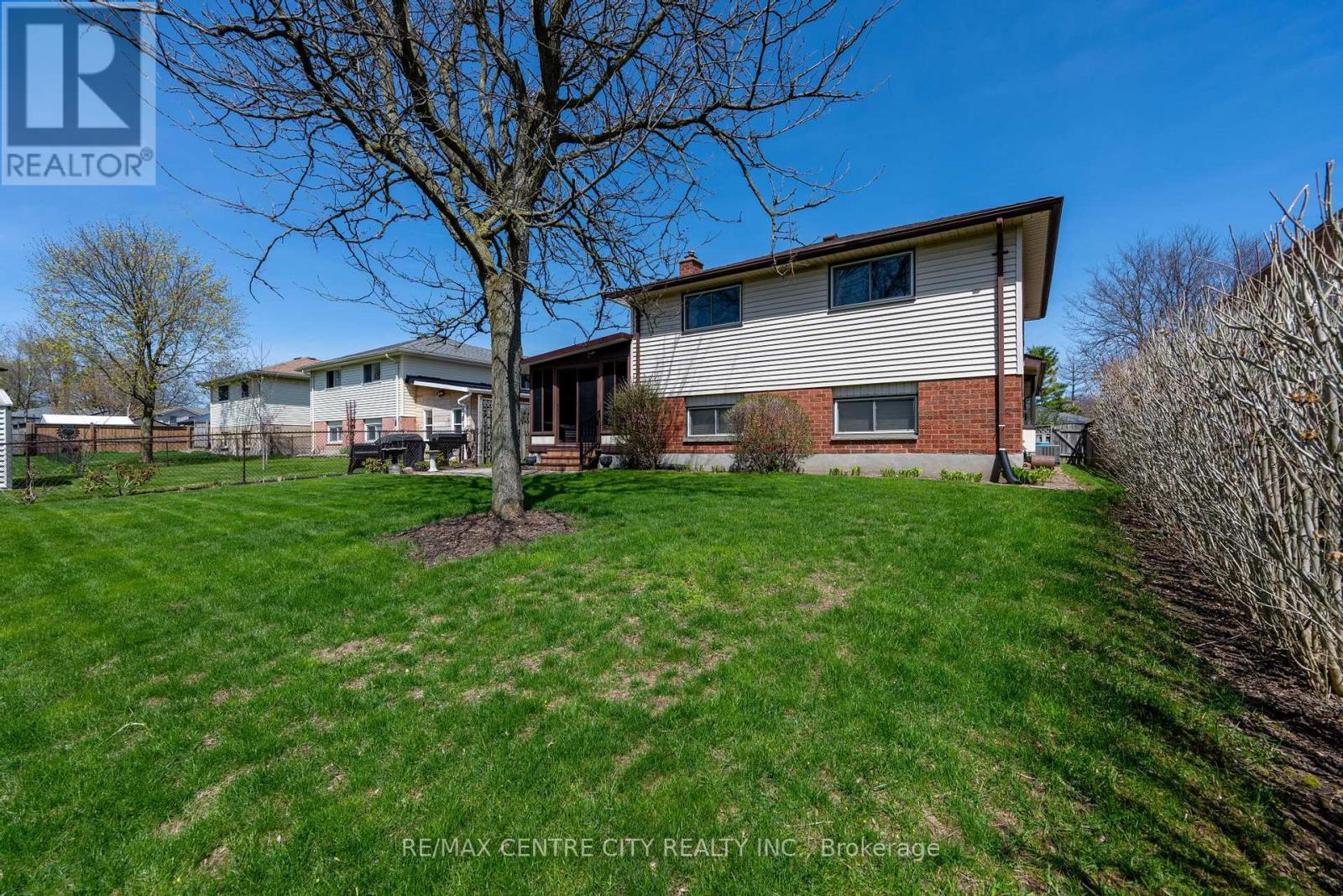 22 Saddy Crescent, London East, Ontario  N5V 3W1 - Photo 32 - X13424134
