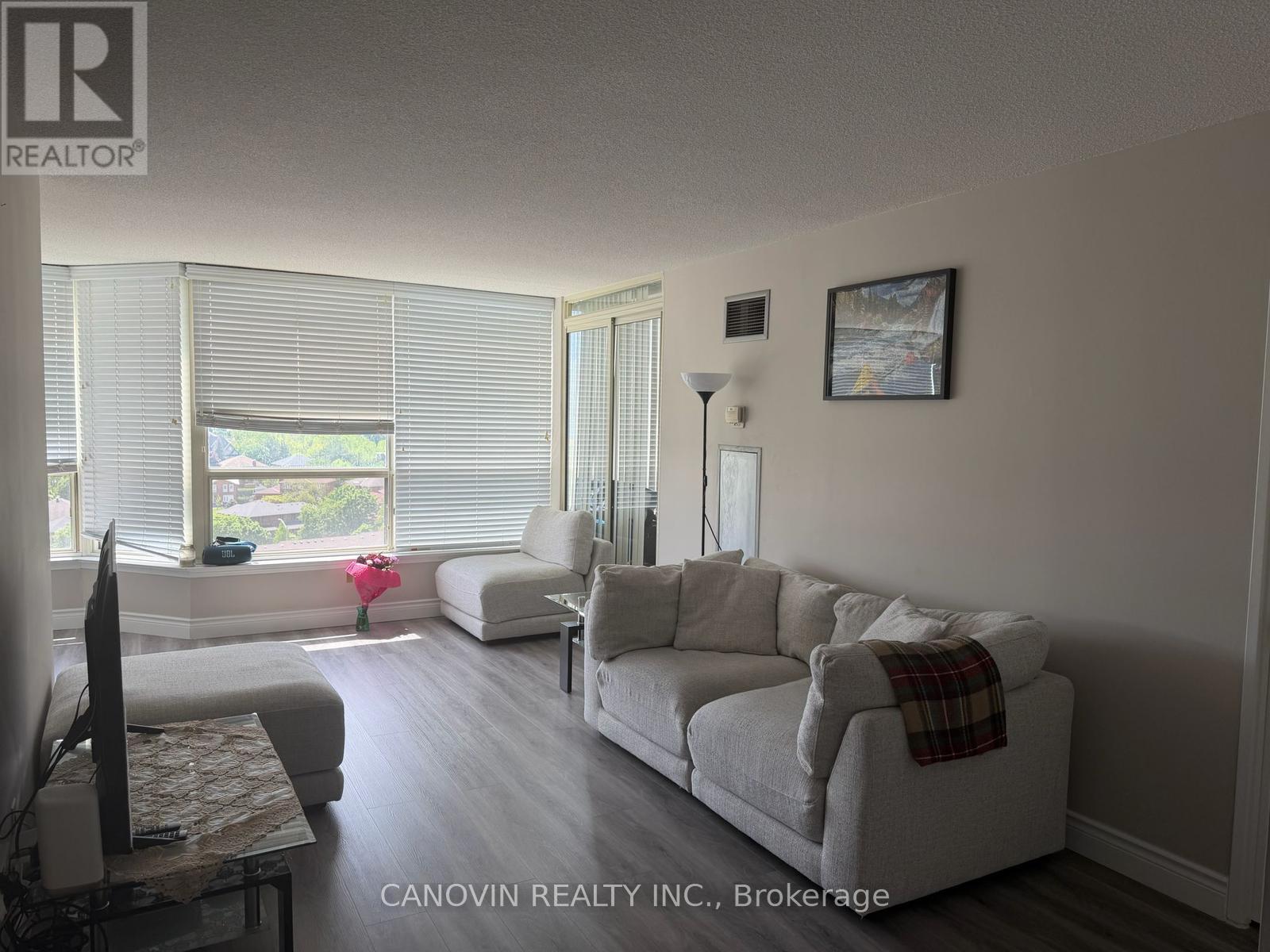 1401 - 55 Elm Drive W, Mississauga, Ontario  L5B 3Z3 - Photo 1 - W13424114