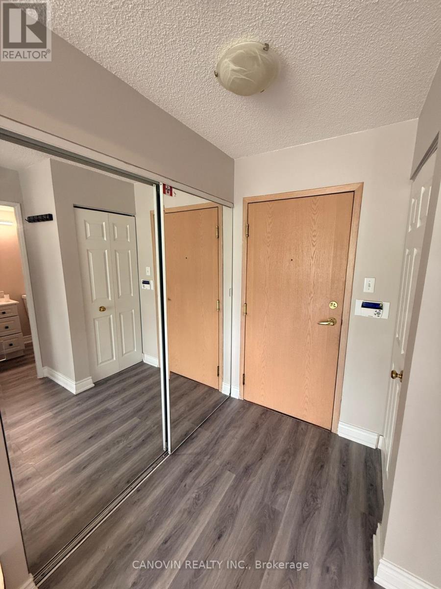 1401 - 55 Elm Drive W, Mississauga, Ontario  L5B 3Z3 - Photo 10 - W13424114