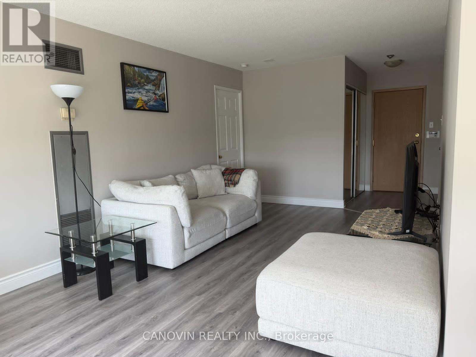 1401 - 55 Elm Drive W, Mississauga, Ontario  L5B 3Z3 - Photo 2 - W13424114