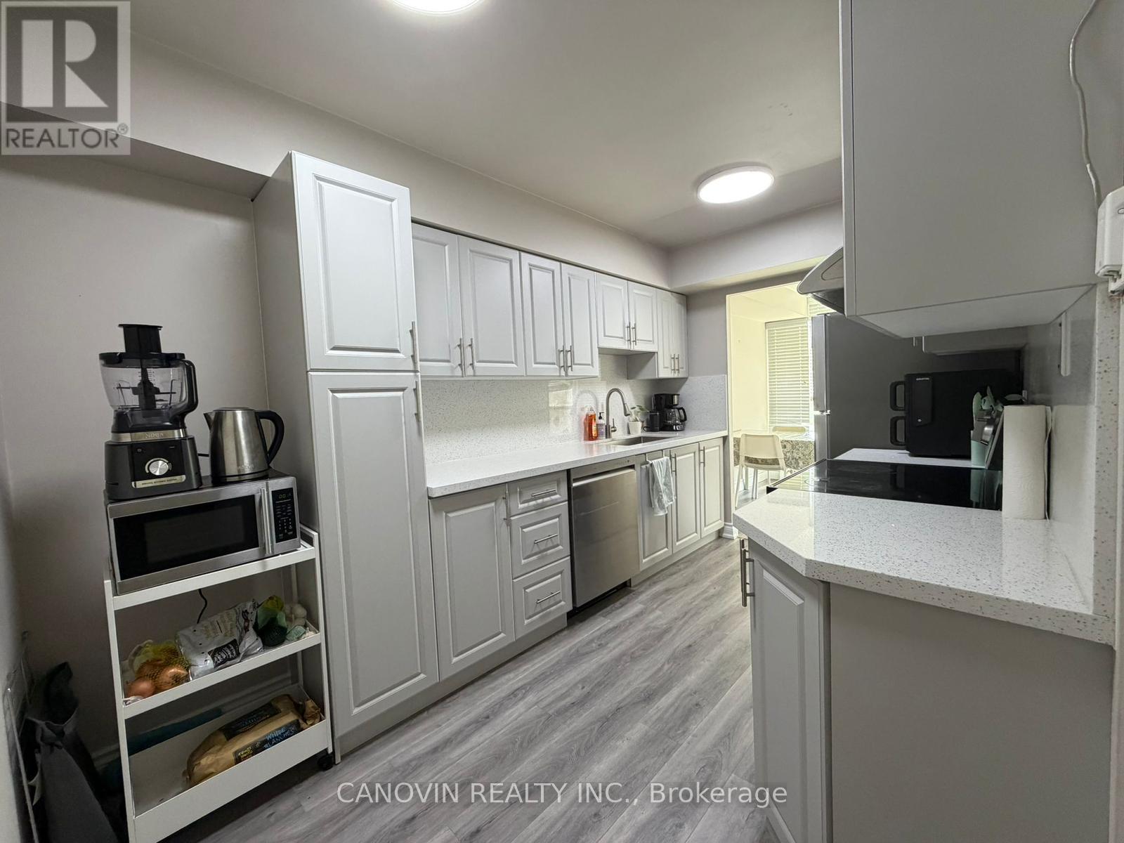 1401 - 55 Elm Drive W, Mississauga, Ontario  L5B 3Z3 - Photo 7 - W13424114