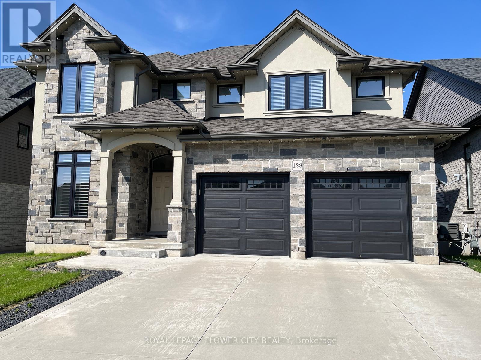 128 OTTAWA AVENUE, Woodstock, Ontario