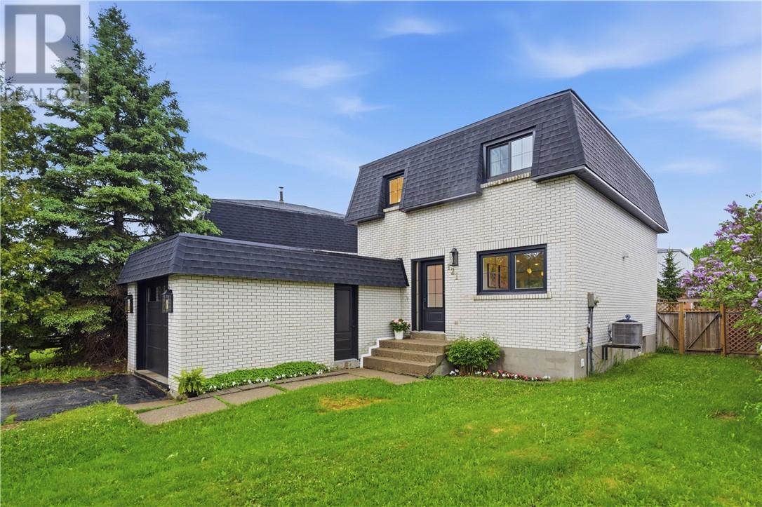 121 Third Avenue, Lively, Ontario  P3B 3B7 - Photo 3 - 2128429
