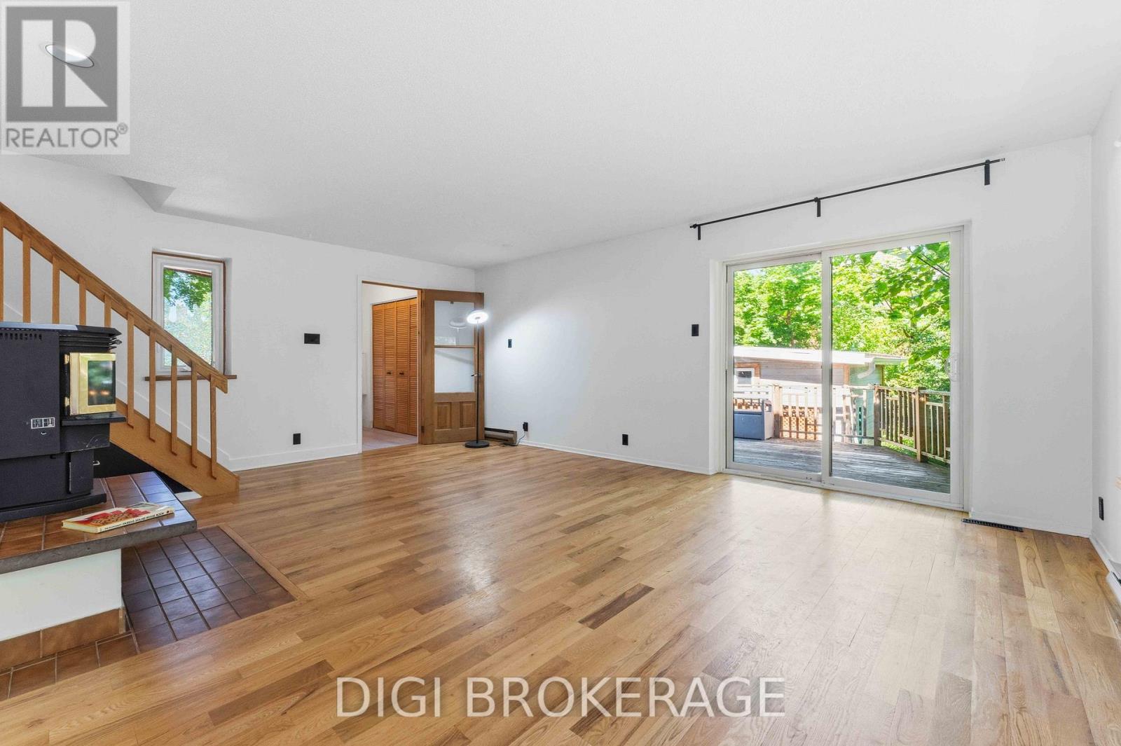 332 Iona Street, Ottawa, Ontario  K1Z 8R2 - Photo 13 - X13424162