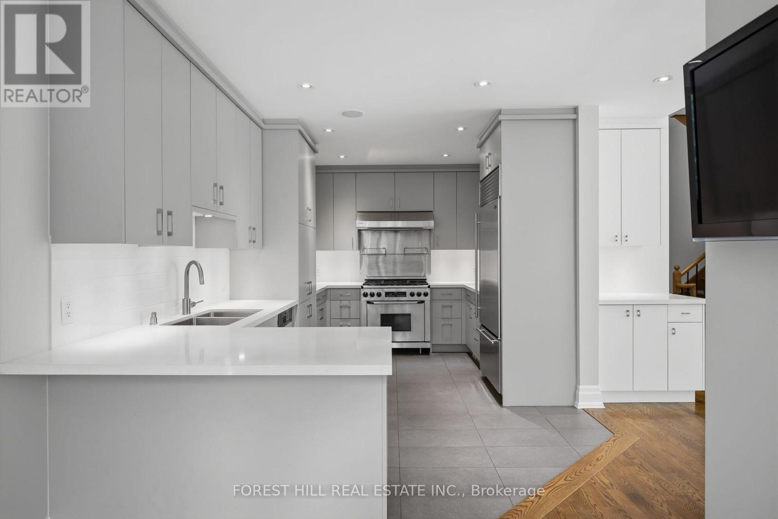 52 Shaftesbury Avenue, Toronto, Ontario  M4T 1A2 - Photo 6 - C13415158