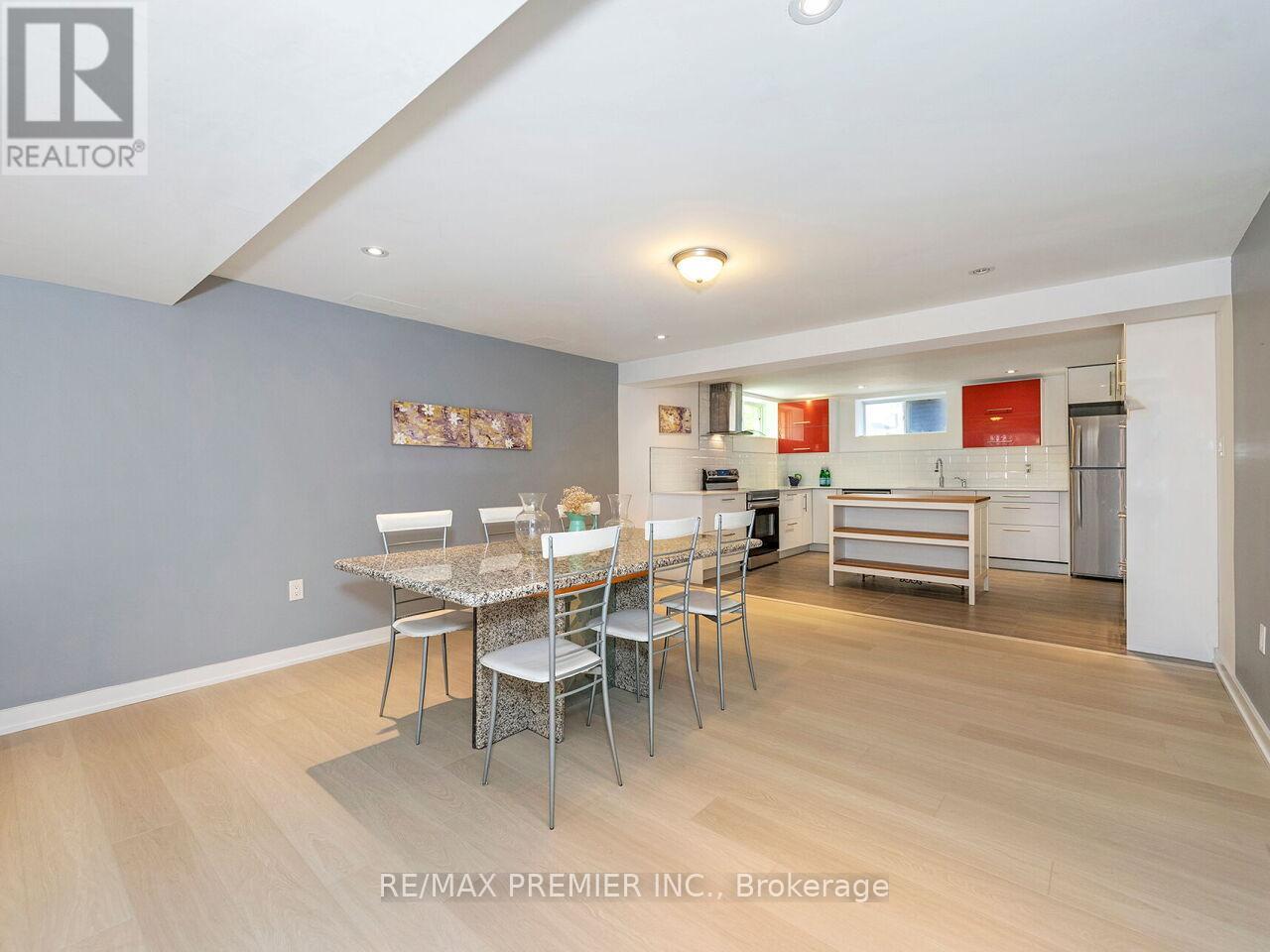 35 Yorkdale Crescent, Toronto, Ontario  M9M 1C2 - Photo 38 - W12796698