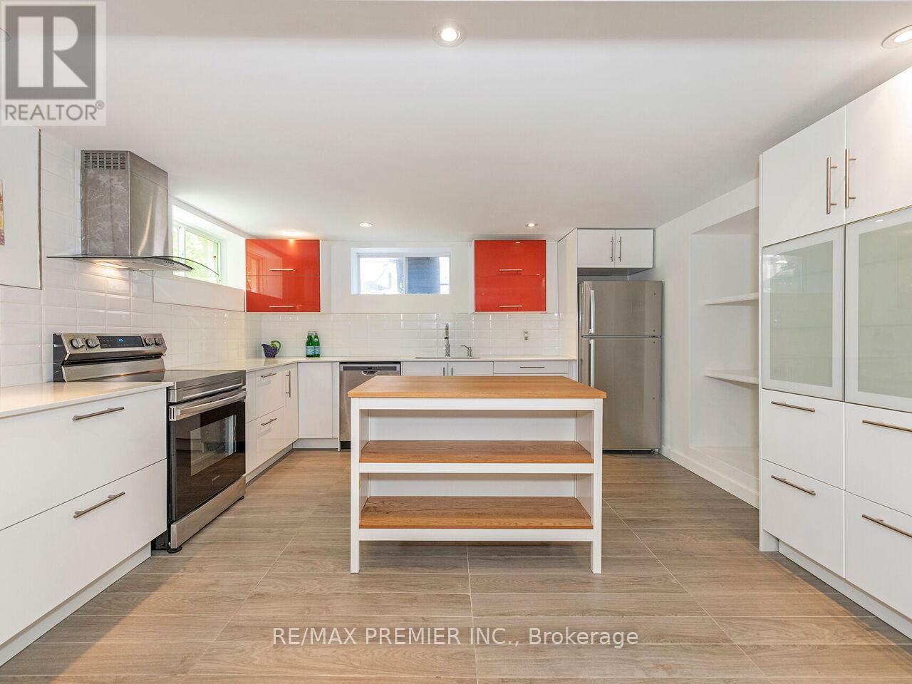 35 Yorkdale Crescent, Toronto, Ontario  M9M 1C2 - Photo 39 - W12796698