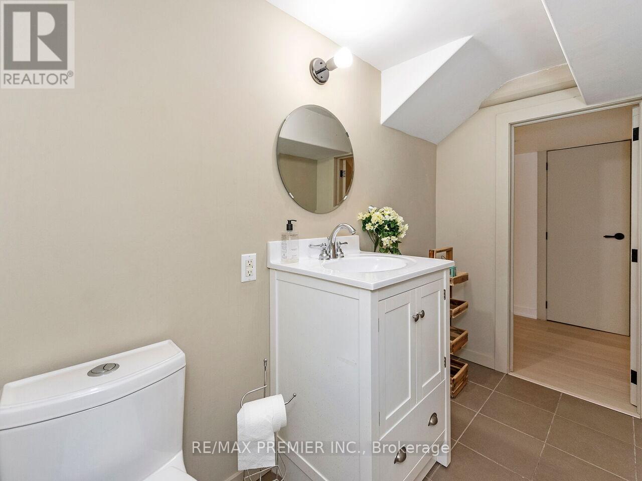 35 Yorkdale Crescent, Toronto, Ontario  M9M 1C2 - Photo 35 - W12796698