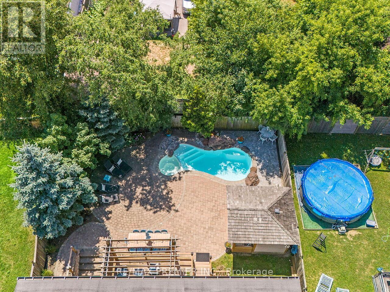 35 Yorkdale Crescent, Toronto, Ontario  M9M 1C2 - Photo 42 - W12796698