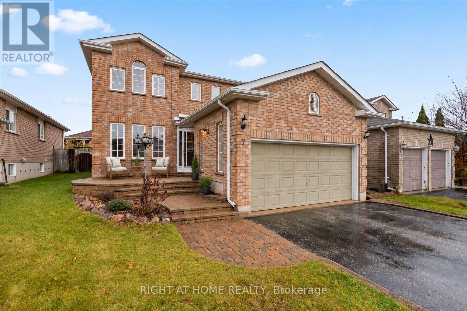 7 Michael Crescent, Barrie, Ontario  L4M 6Y9 - Photo 2 - S13423992