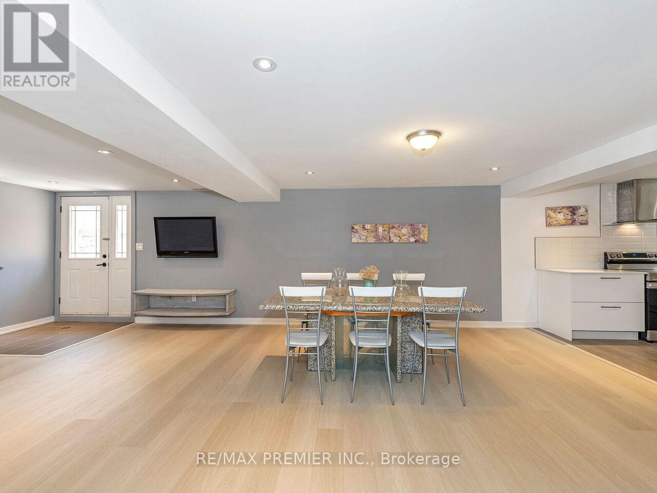 35 Yorkdale Crescent, Toronto, Ontario  M9M 1C2 - Photo 36 - W12796698