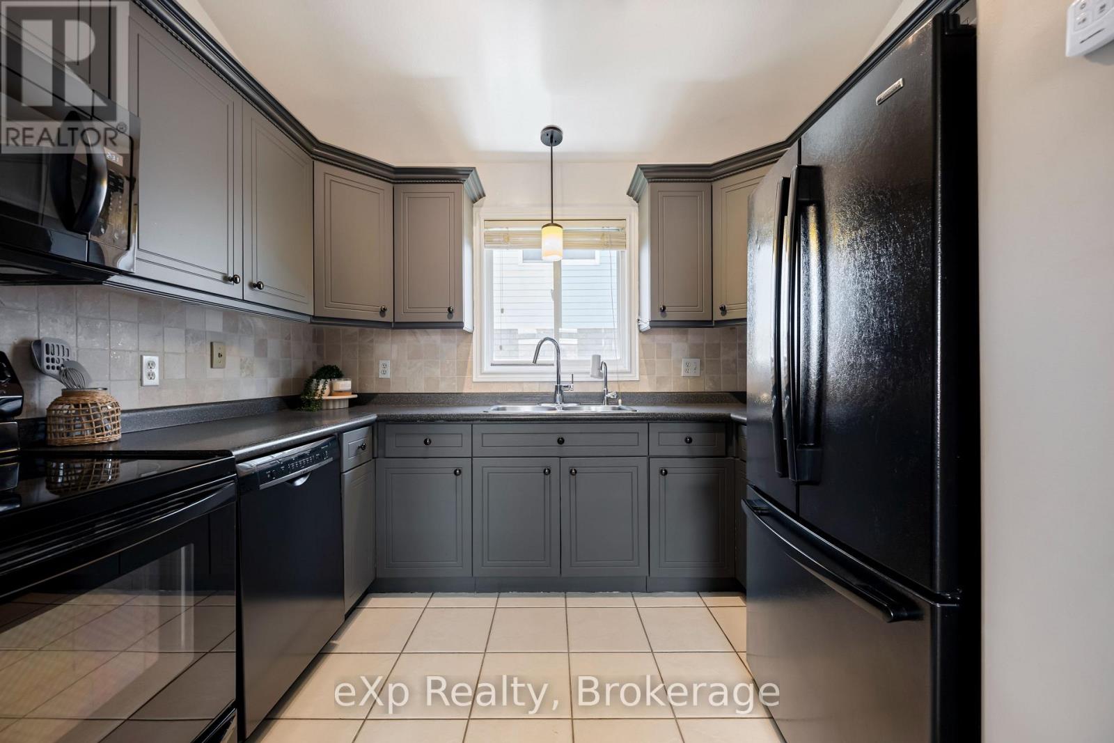 273 Millburn Boulevard, Centre Wellington (Fergus), Ontario N1M 3S3 - Photo 12 - X13424178