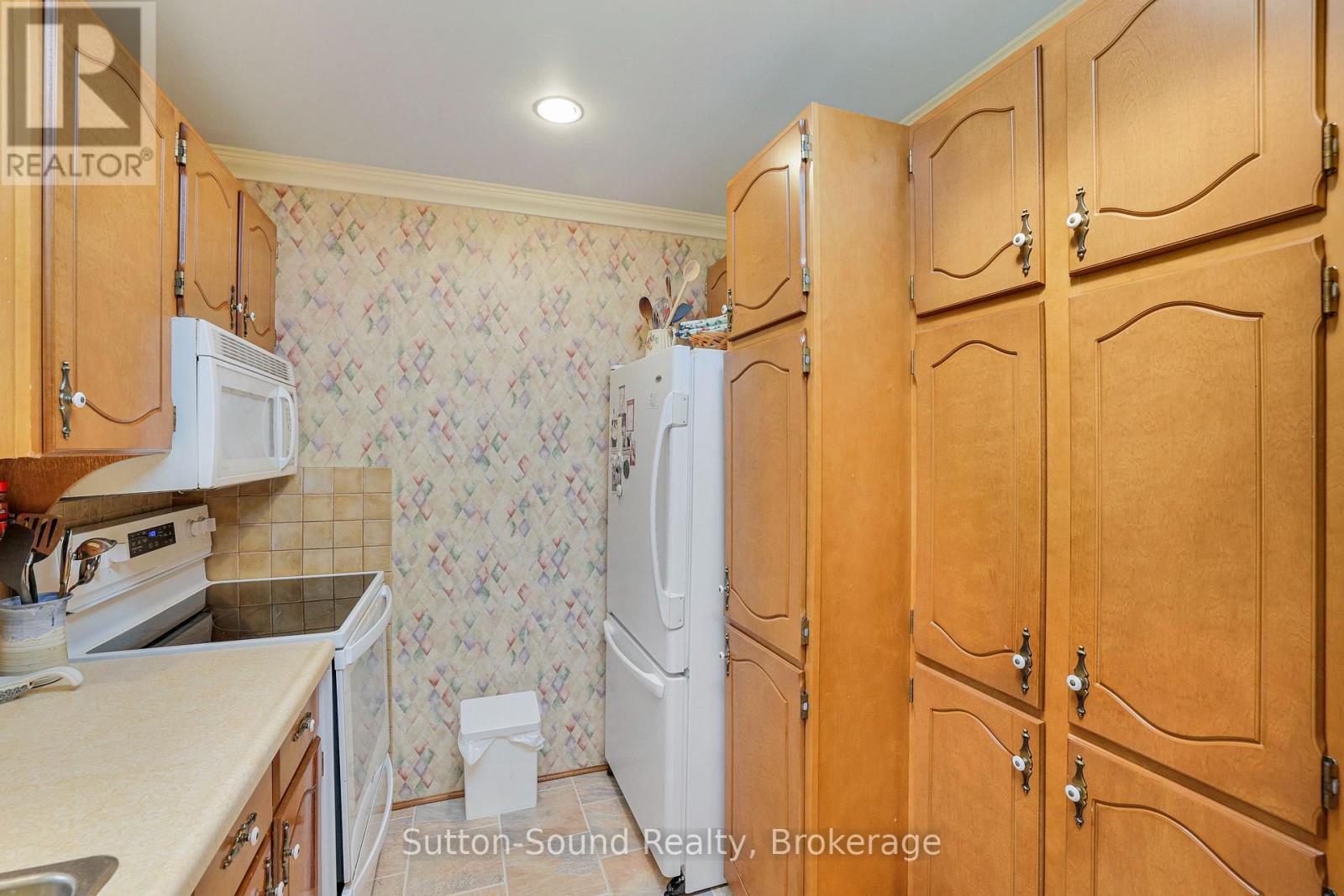 419 Second Avenue N, South Bruce Peninsula, Ontario  N0H 2G0 - Photo 17 - X13424246