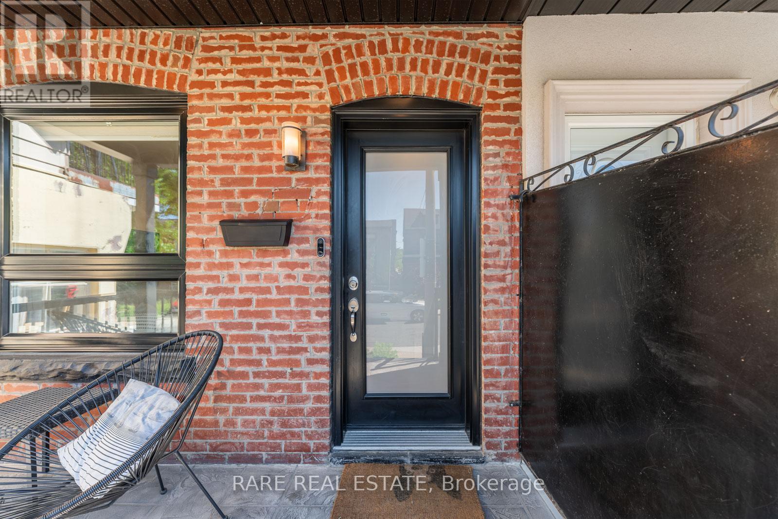 118 Mackay Avenue, Toronto, Ontario M6H 2N8 - Photo 2 - W13422244