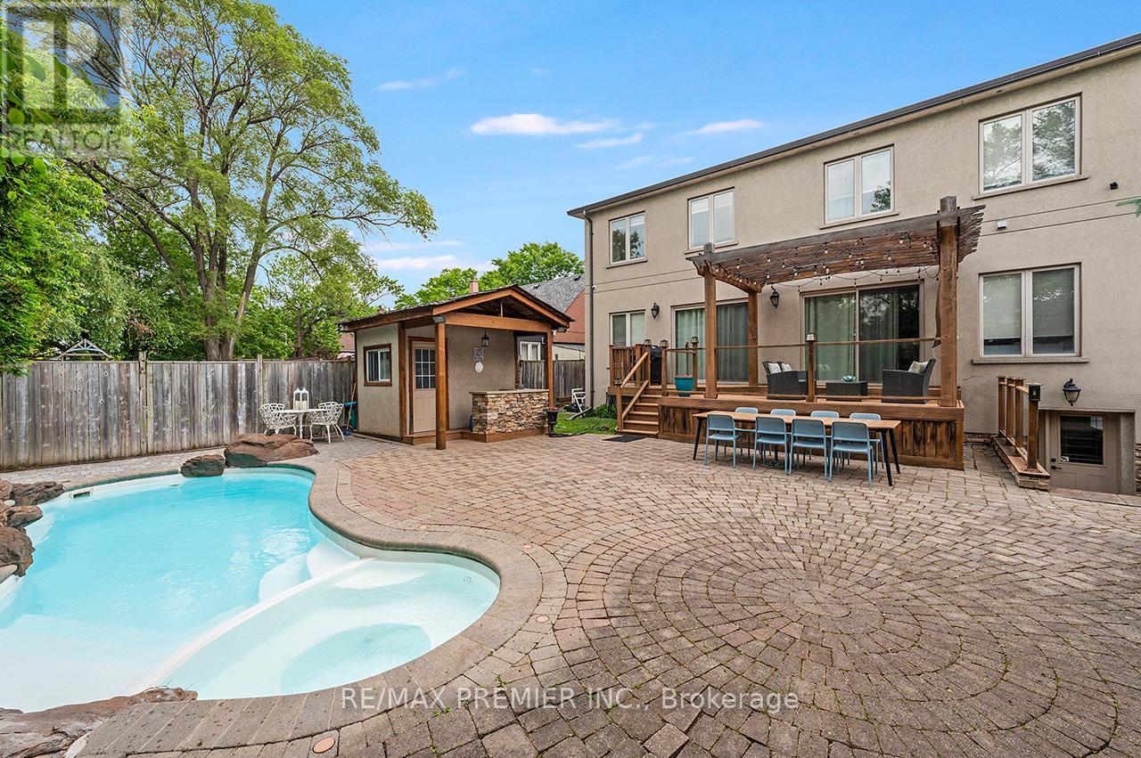 35 Yorkdale Crescent, Toronto, Ontario  M9M 1C2 - Photo 45 - W12796698