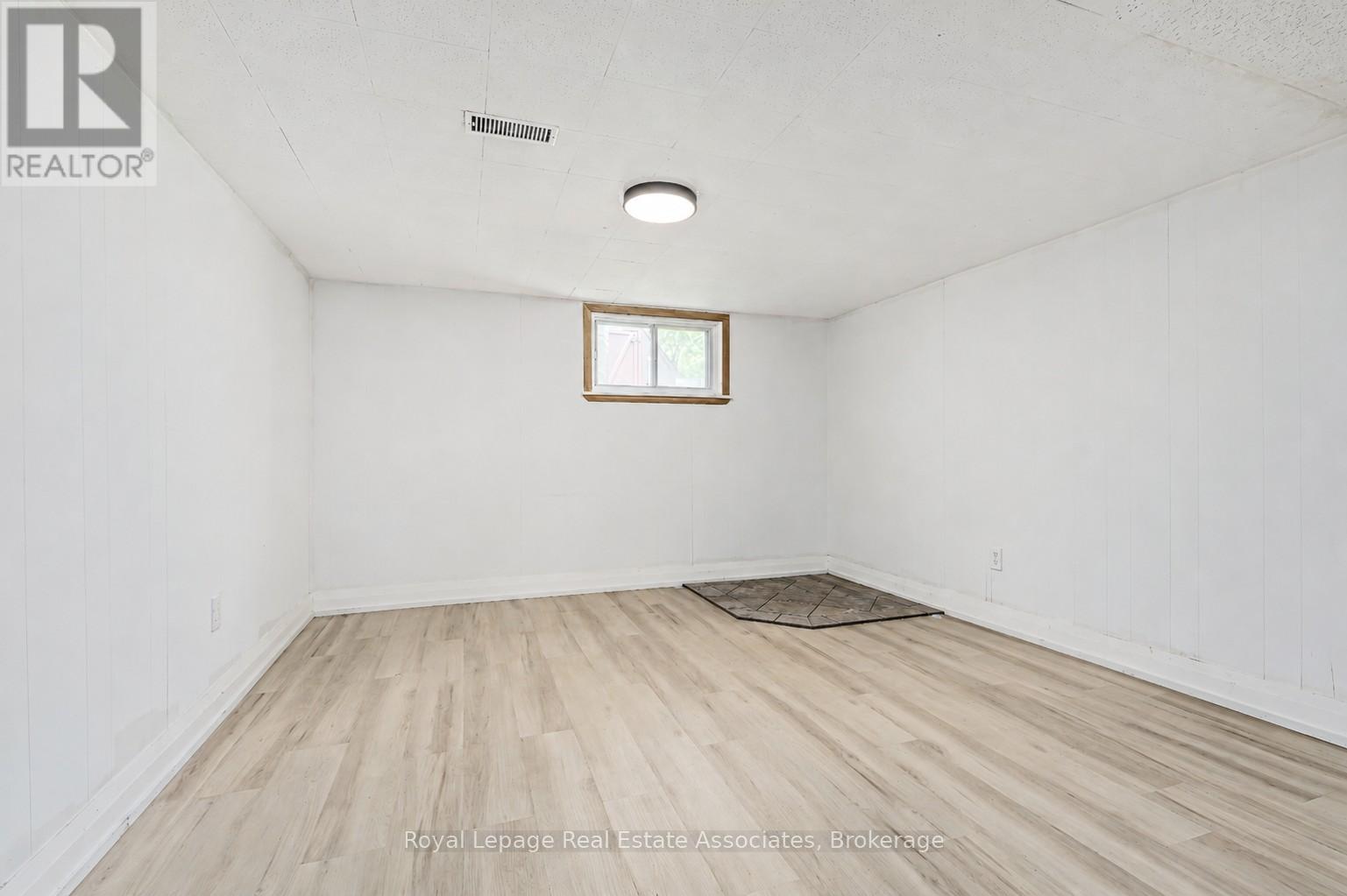 18 Shelley Street, Halton Hills, Ontario  L7G 3W9 - Photo 13 - W13418836