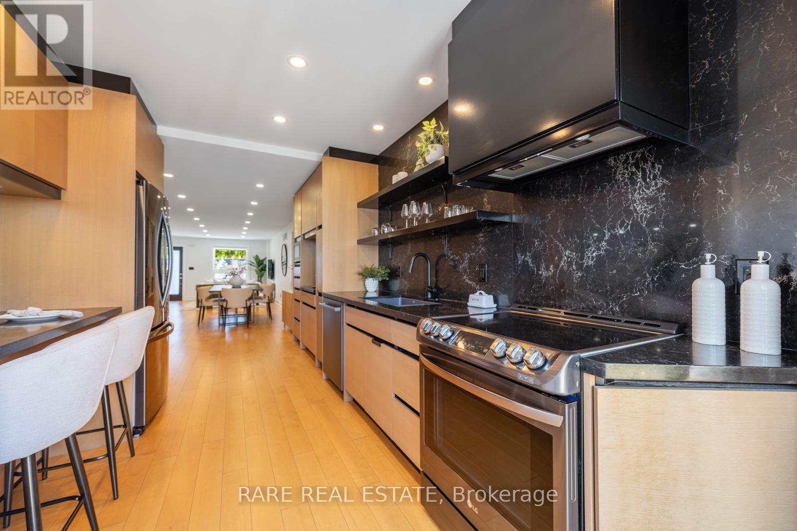 118 Mackay Avenue, Toronto, Ontario M6H 2N8 - Photo 9 - W13422244