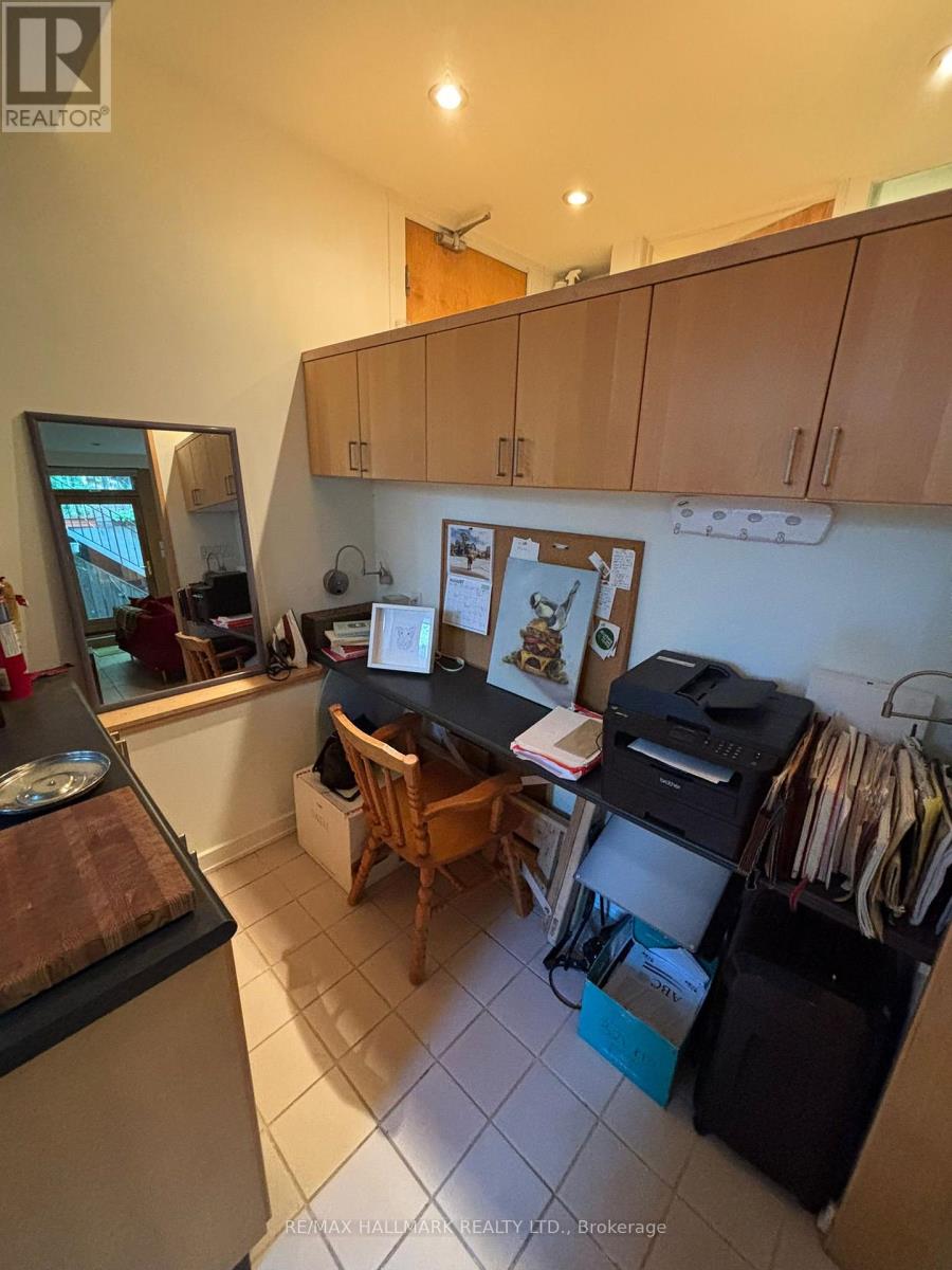 Lower - 321 Palmerston Boulevard, Toronto, Ontario  M6G 2N5 - Photo 4 - C13424154