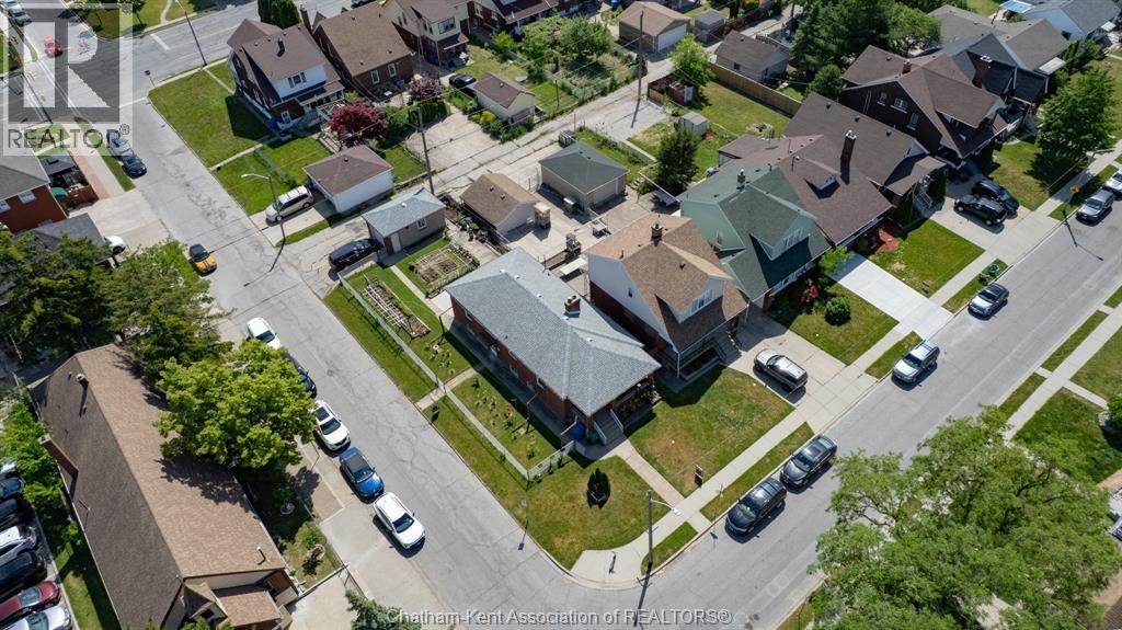 1402 Elsmere Avenue, Windsor, Ontario  N8X 4G9 - Photo 2 - 26013595